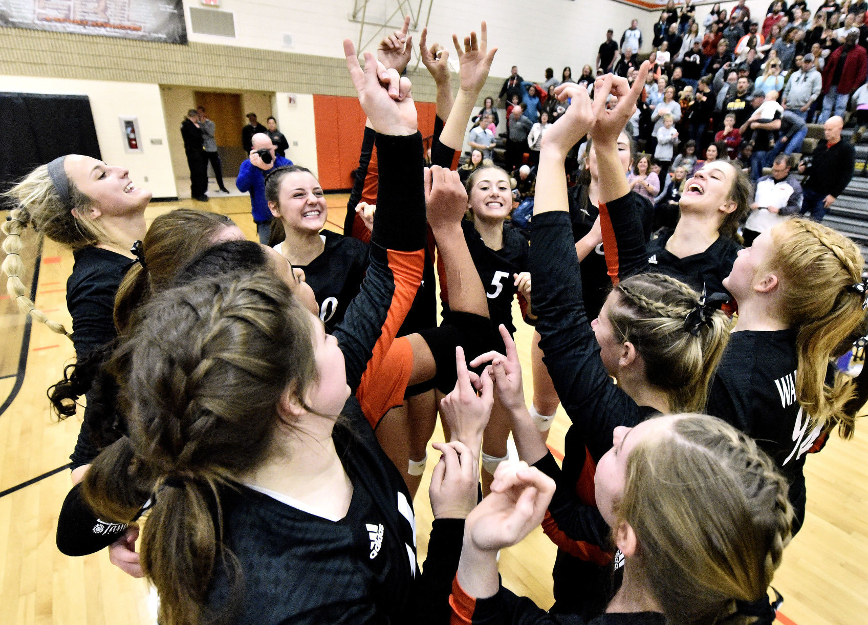 Sergeant Bluff-Luton vs Carroll volleyball
